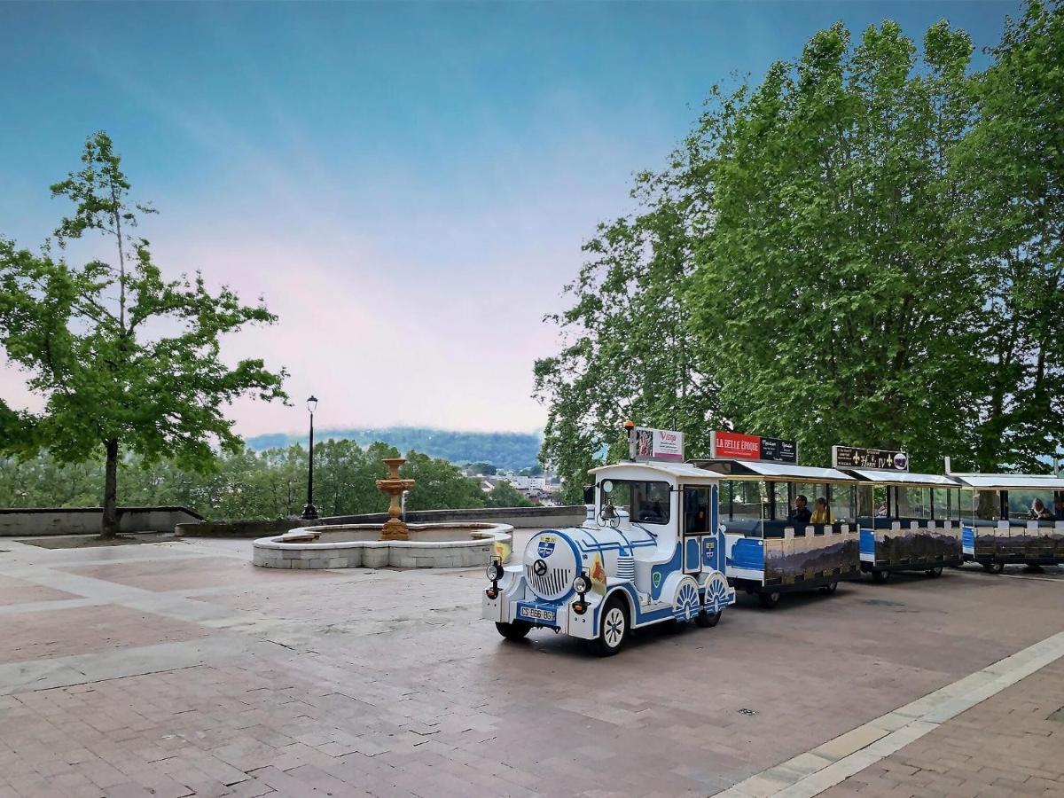 Quartier Du Chateau, Superbe Appartement Avec Parking Pau Eksteriør bilde